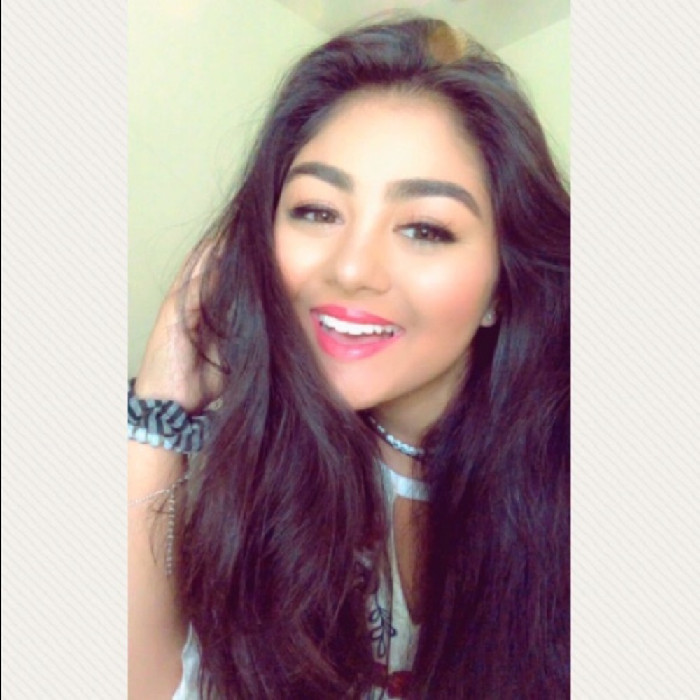 Meet your Posher, Sandhya